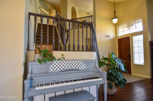 502 Burk St, Gilbert, AZ 85296-2218