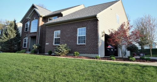 1539 Pointe Dr, Milford, OH 45150-2680