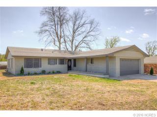 4959 Fordham Dr, Bartlesville, OK 74006-2814
