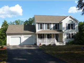 3 Lynwood Rd, Raymond, NH 03077-1876
