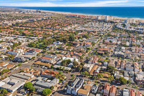 512 Huntington St, Huntington Beach, CA 92648-4929