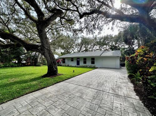 356 Date Palm Rd, Vero Beach, FL 32963-1533
