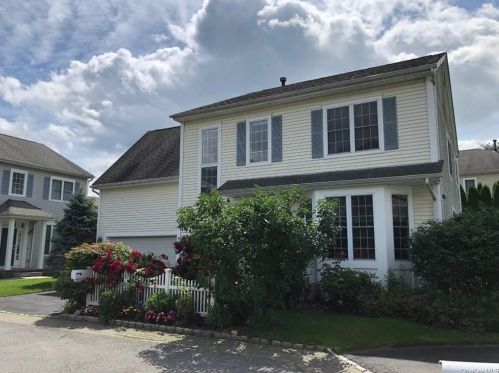 28 Allegra Ct, White Plains, NY 10603-1534