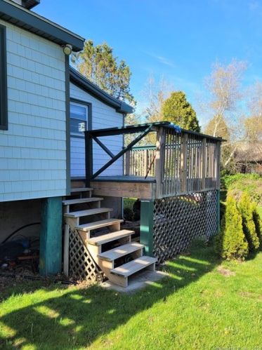 49 Langworthy Ave, Stonington CT  06378-3023 exterior