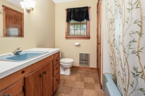 518 Route 31, East Amwell Township NJ  08551-1221 exterior