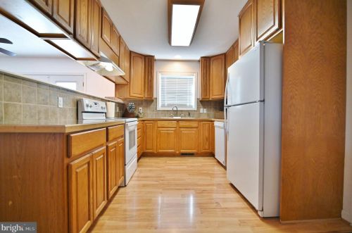 23 Bobby Ln, Edinburg VA  22824-2552 exterior