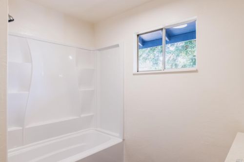 810 Walnut Ave, Ukiah CA  95482-3703 exterior