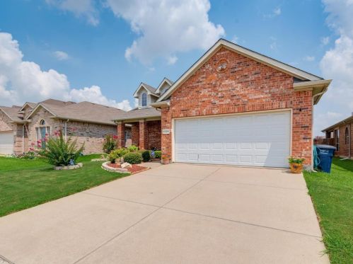 6329 Melanie Dr, Fort Worth, TX 76131-1256