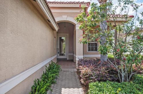 15712 Crystal Waters Dr, Wimauma, FL 33598-4017