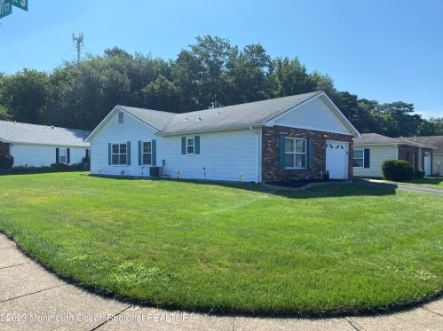 164 Everest Dr, Bricktown, NJ 08724-2036