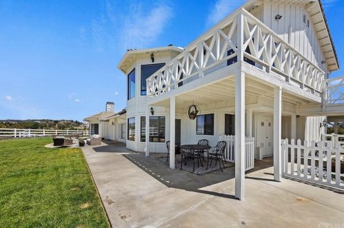 23920 La Vella Rd, Temecula CA  92590-3944 exterior