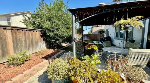 345 Scrub Oak Dr, Lathrop CA  95330-8689 exterior