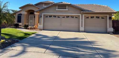 1058 Gail Dr, Gilbert, AZ 85296-9704