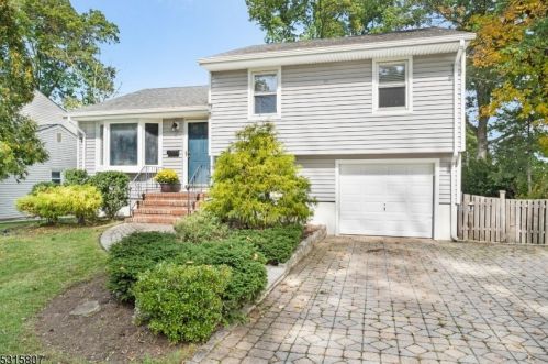 16 Fletcher Pl, Madison, NJ 07940-2307