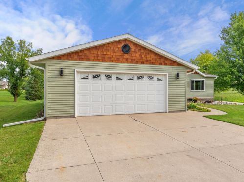 4130 Menasha Ave, Manitowoc, WI 54220-1146