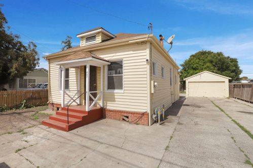 557 Douglas Ave, Oakland, CA 94603-2909