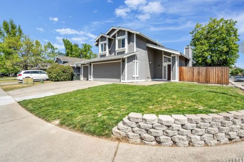 6914 10th St, Rio Linda, CA 95673-2419