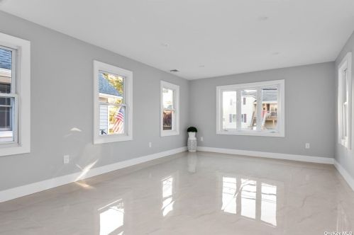 118 Lawson Ave, East Rockaway NY  11518-2327 exterior