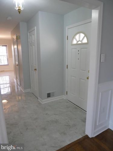 3045 Federal Hill Dr, Falls Church VA  22044-2905 exterior