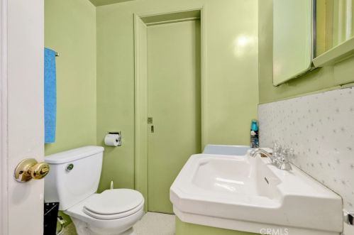 2561 Oregon Ave, Long Beach CA  90806-2826 exterior