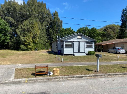 708 19th St, Fort Pierce, FL 34950-6101
