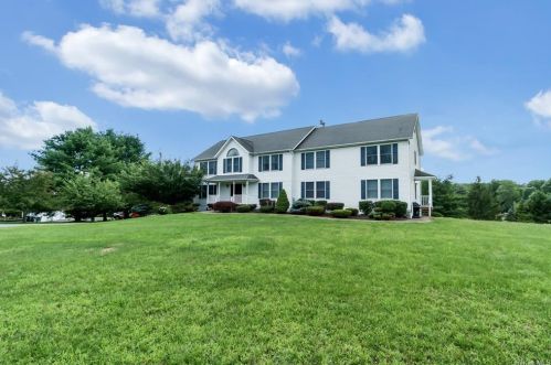 6 Cavan Ct, Washingtonville, NY 10992-1053