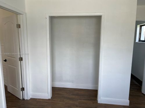 7020 27th Ct, Hollywood FL  33023-3706 exterior