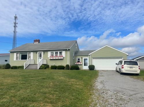 3871 Saranac Dr, Hermitage, PA 16150-9604