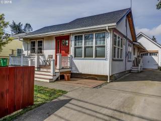 1035 80th Ave, Portland, OR 97213-6829