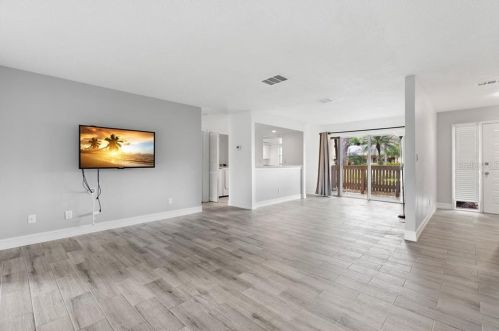 50 Lance Ct, Oldsmar, FL 34677-2345