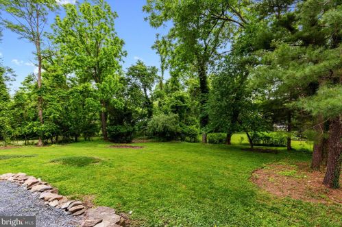 14 Colonial Hwy, Hamilton VA  20158-9009 exterior