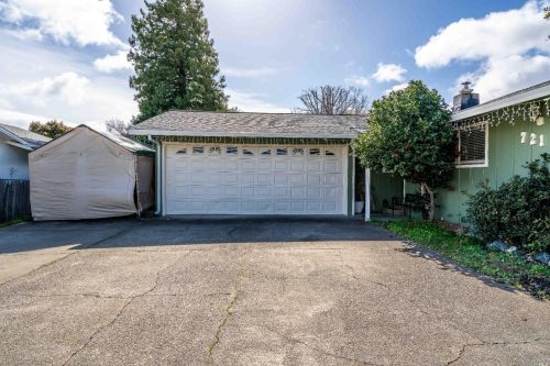 721 Malaga Dr, Ukiah, CA 95482-3247