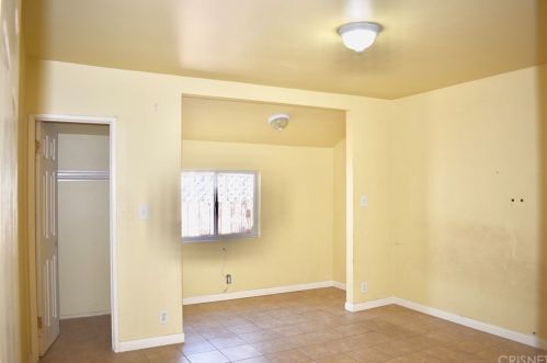 8123 Noble Ave, Van Nuys CA 91402-4509 exterior