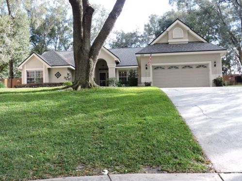 2122 Lake Marion Dr, Apopka, FL 32712-4402