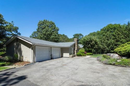 189 Parish Rd, New Canaan, CT 06840-4427