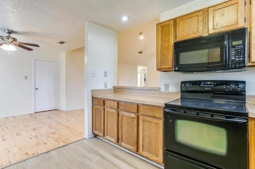 816 Bentle St, Cedar Hill TX 75104-9244 exterior