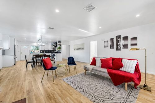 5920 Riverton Ave, North Hollywood CA  91601-1443 exterior