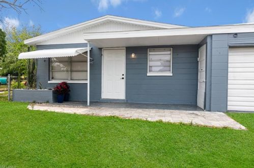 37 Andora St, Lehigh Acres, FL 33936-6824