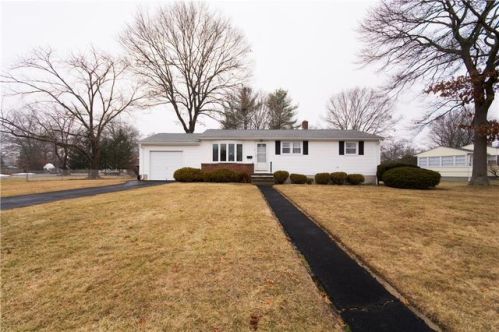 9 Lachance Ave, Warwick, RI 02889-1325