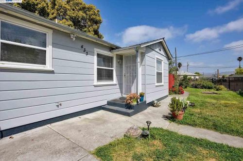 433 Ghormley Ave, Oakland, CA 94603-2129