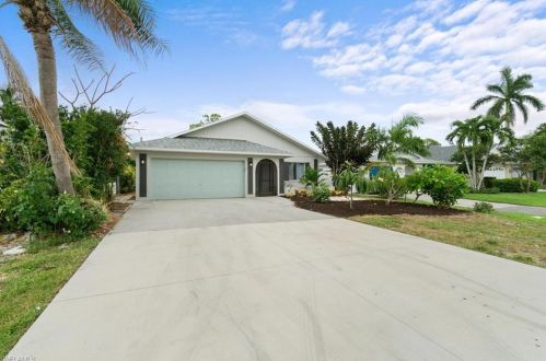 645 109th Ave, Naples, FL 34108-1809