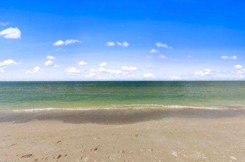 2840 Gulf Dr, Sanibel FL  33957-5709 exterior