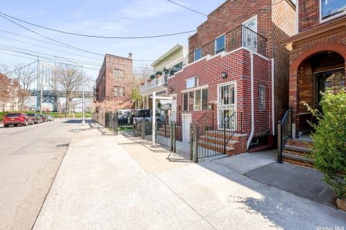 25-15 18th St, Long Island City, NY 11102-3801