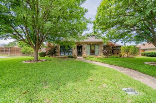 1216 Annapolis Dr, Richardson, TX 75081-5901