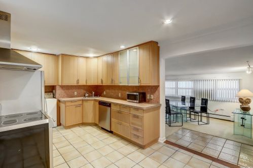 295 Herbert Pl, Bethpage NY  11714-4713 exterior