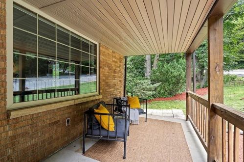 97 Steuben St, Pittsburgh, PA 15205-2703