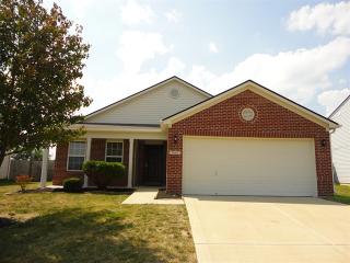 2662 Monarchy Ln, Greenwood IN  46143-7050 exterior