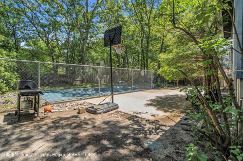 955 Hearthstone Dr, Lakewood NJ  08701-5513 exterior