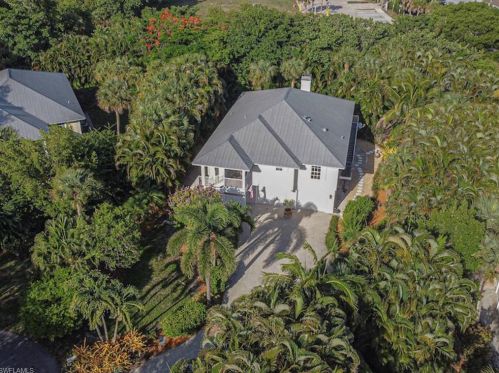 1826 Farm Trl, Sanibel FL  33957-4118 exterior