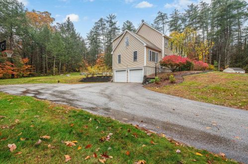 84 Bedford Rd, New Boston, NH 03070-4317